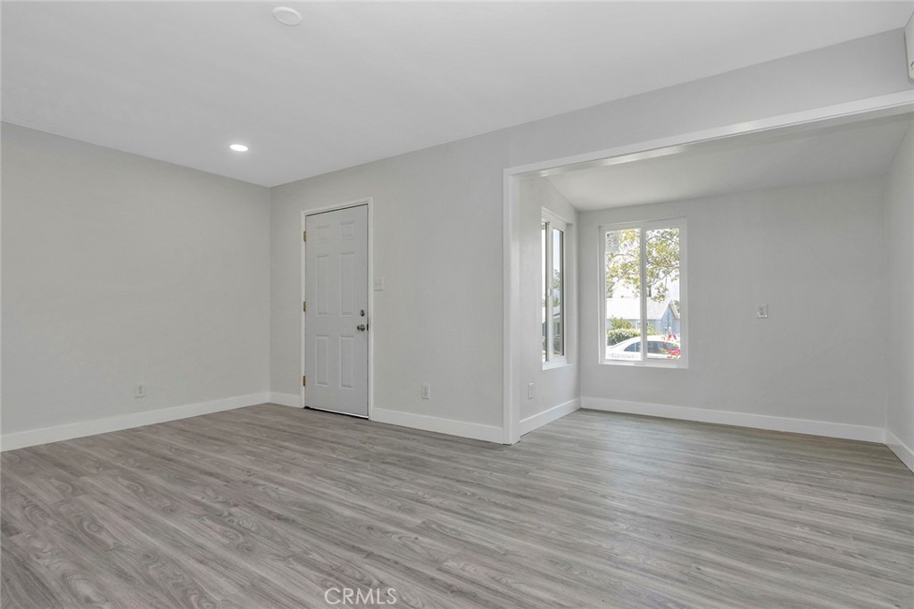 1131 W Nicolet Street Property Photo 12