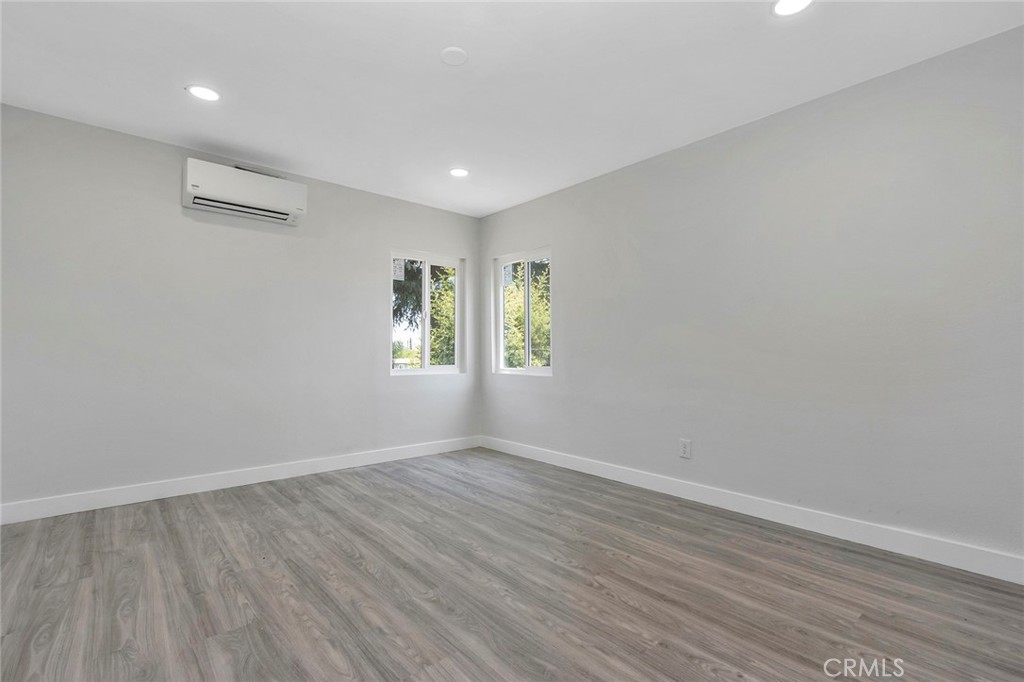 1131 W Nicolet Street Property Photo 14