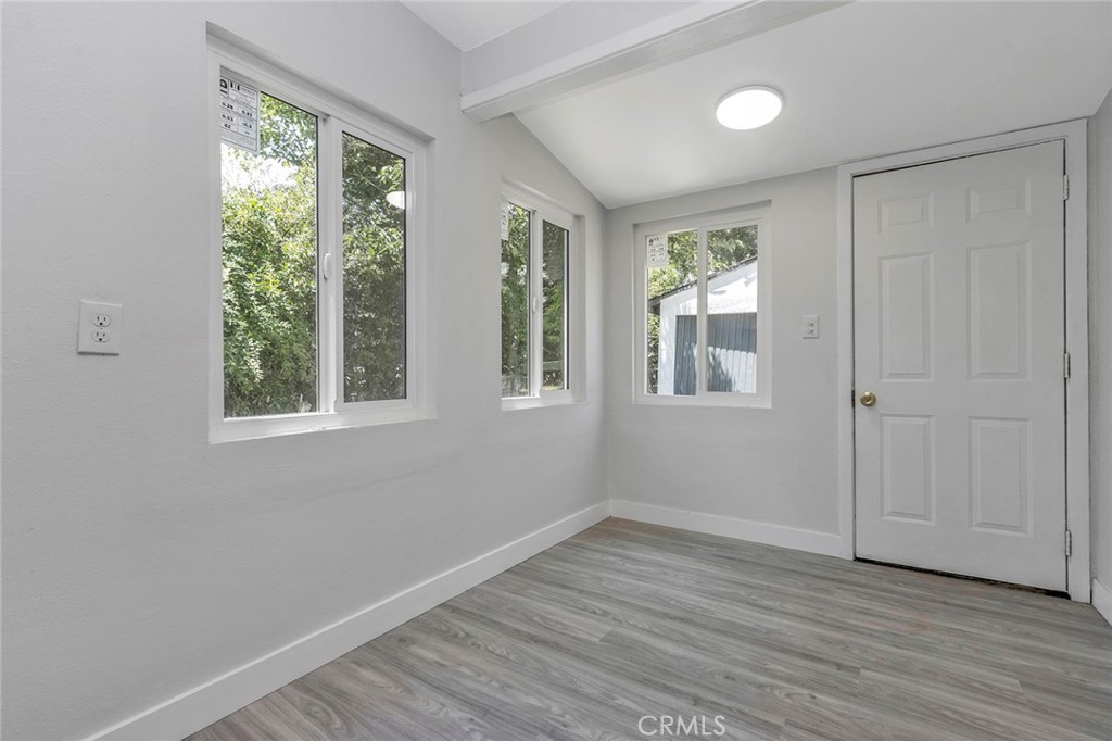 1131 W Nicolet Street Property Photo 23