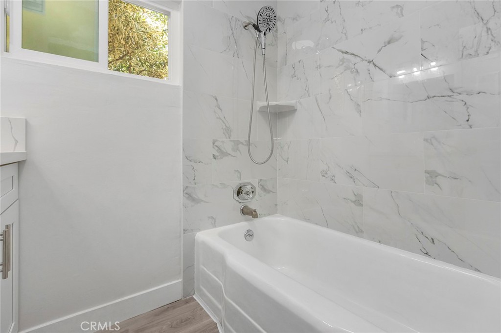 1131 W Nicolet Street Property Photo 24