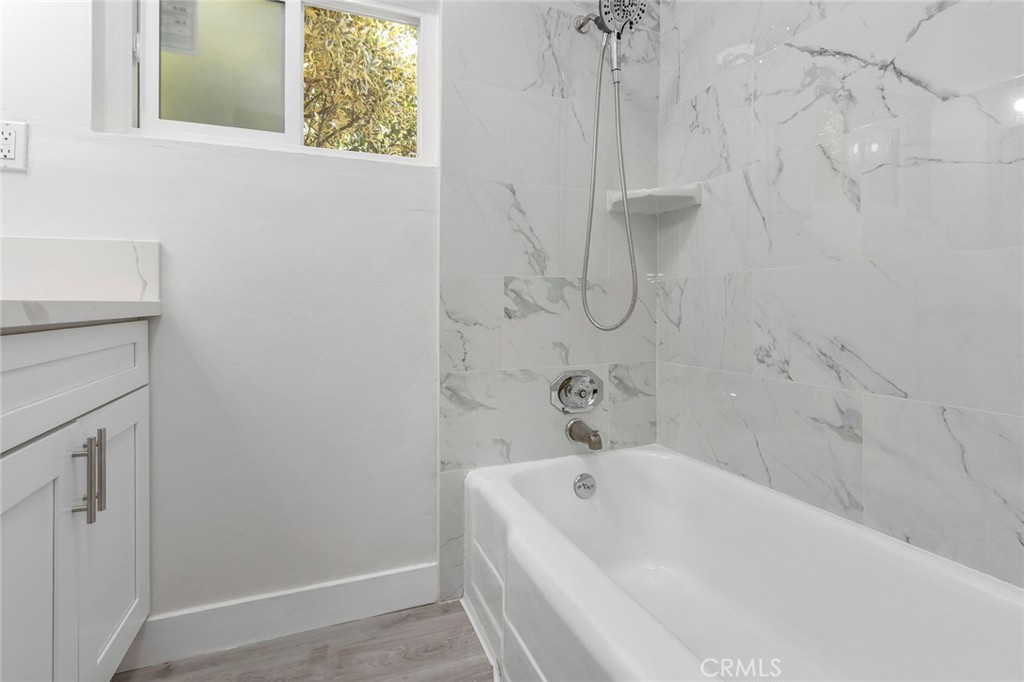 1131 W Nicolet Street Property Photo 25