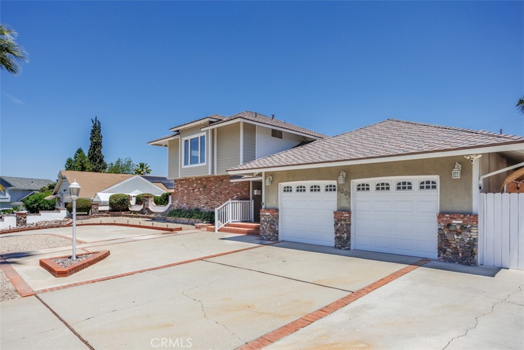 2001 Cypress Point Drive Property Photo 1