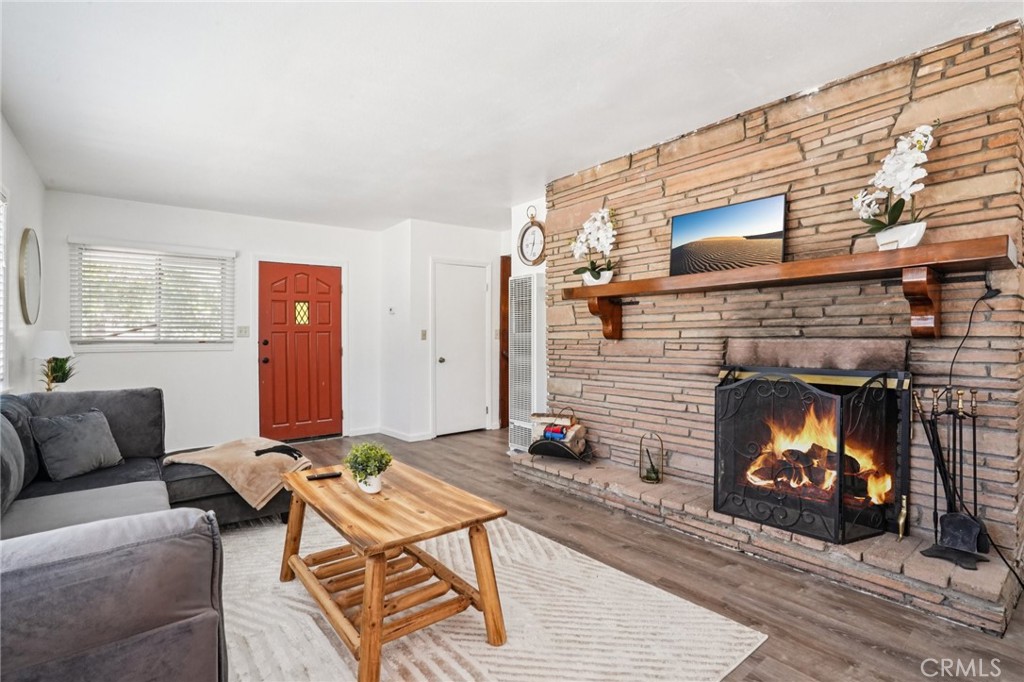 670 Villa Grove Avenue Property Photo 1
