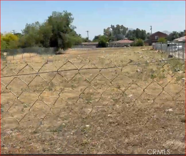 16447 Arrow Boulevard Property Photo 1