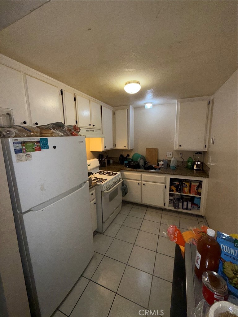 663 W 14th St Property Photo 18