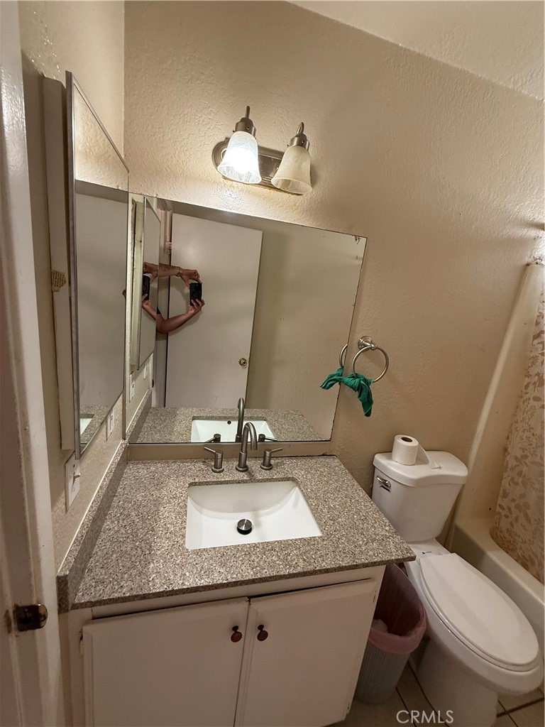 663 W 14th St Property Photo 57