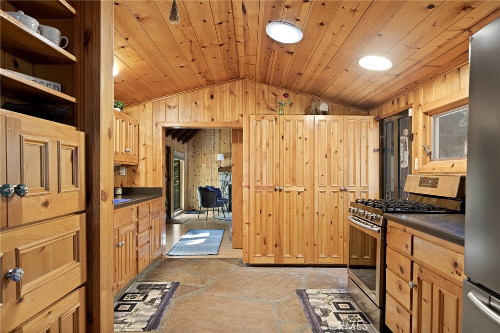 31701 Christmas Tree Lane Property Photo 12