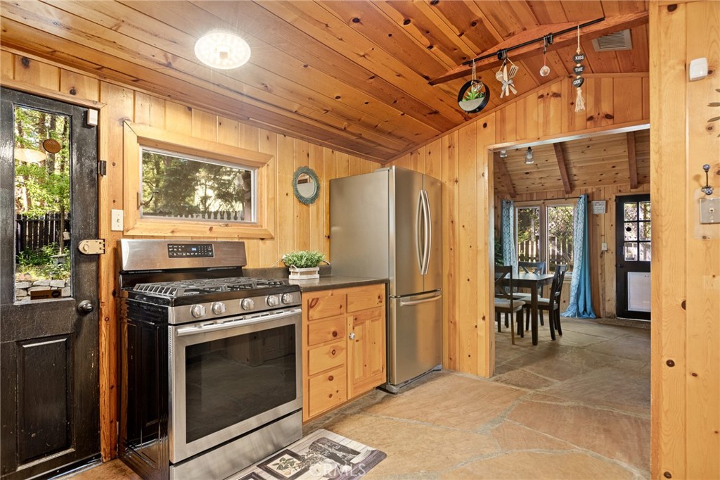 31701 Christmas Tree Lane Property Photo 13