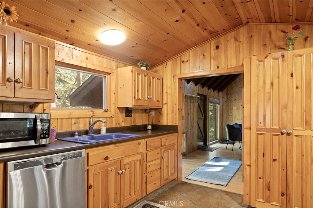 31701 Christmas Tree Lane Property Photo 14
