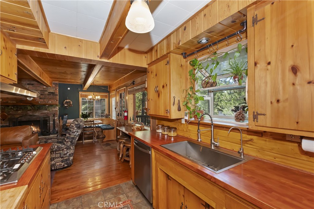 43101 Plymouth Road Property Photo 14