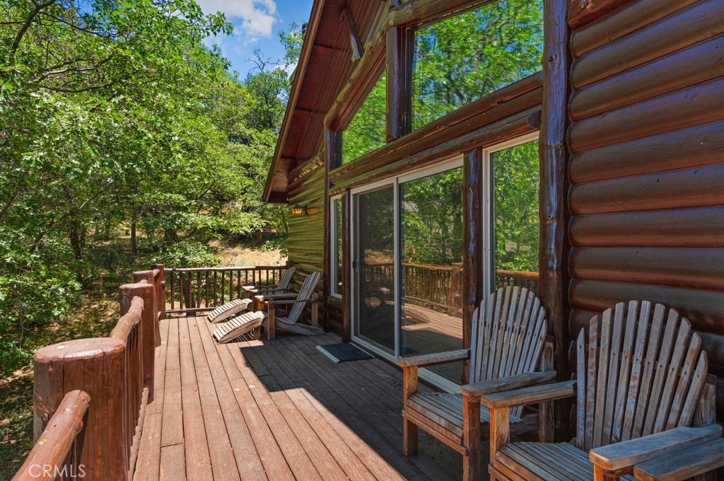 455 Sun Crest Court Property Photo 2