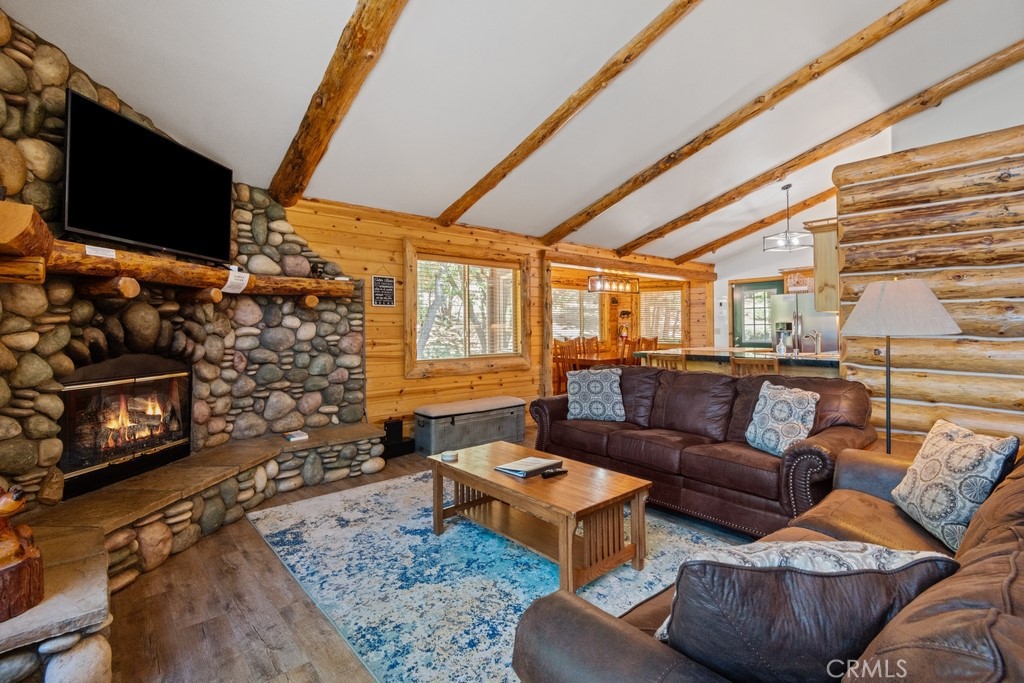 455 Sun Crest Court Property Photo 4