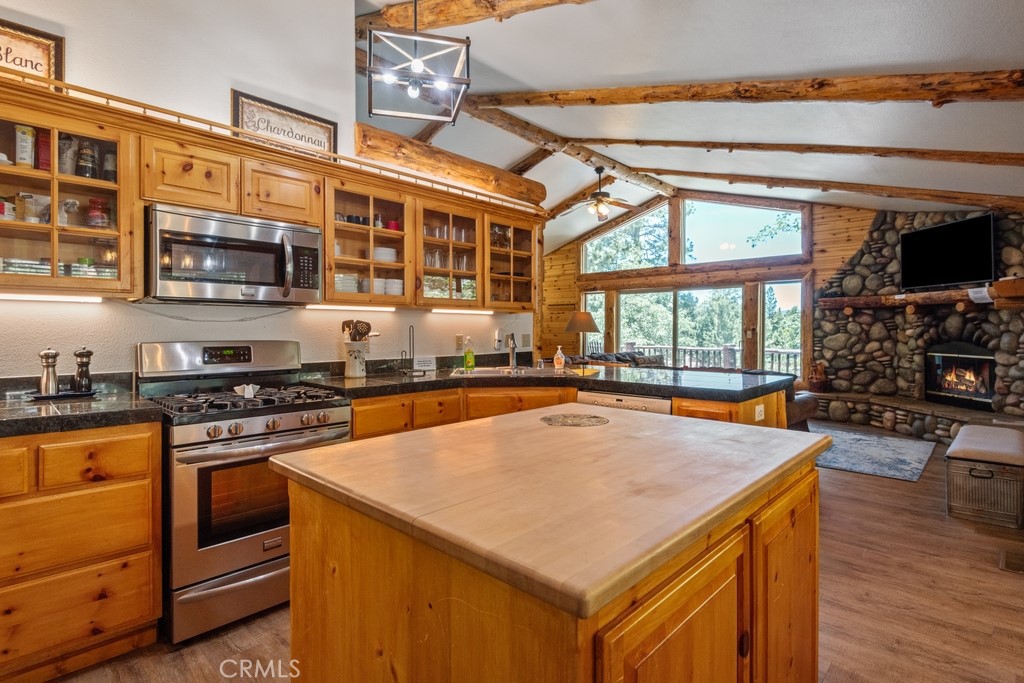 455 Sun Crest Court Property Photo 8