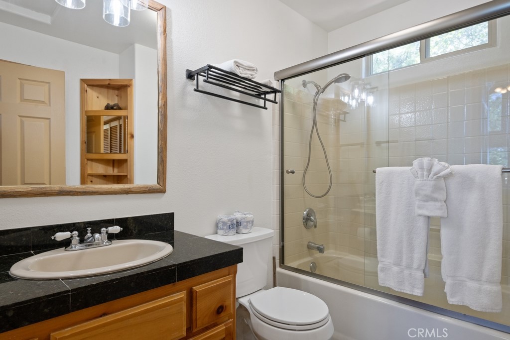 455 Sun Crest Court Property Photo 13