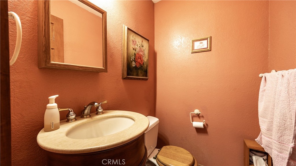 24083 Cresta Drive Property Photo 16