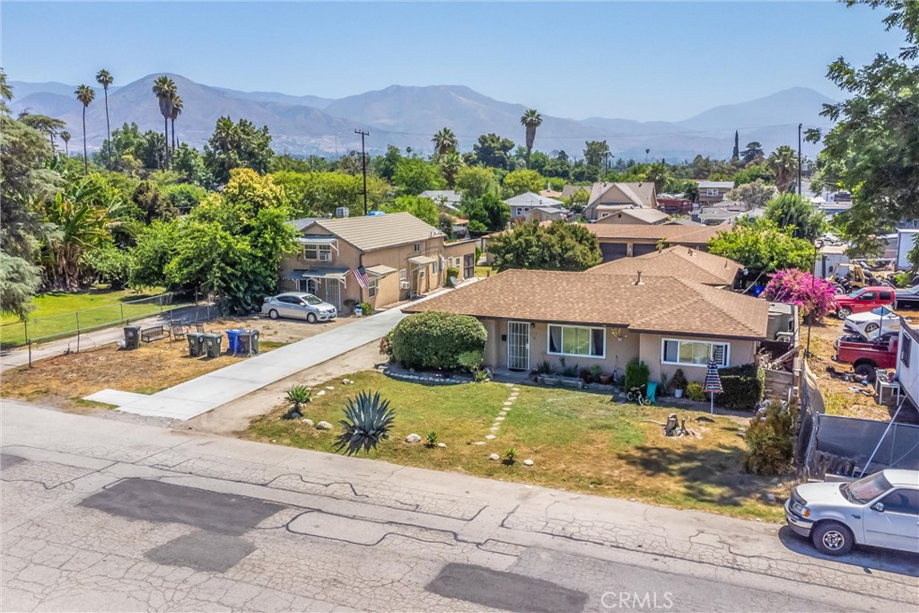 7235 Perris Hill Road Property Photo 1