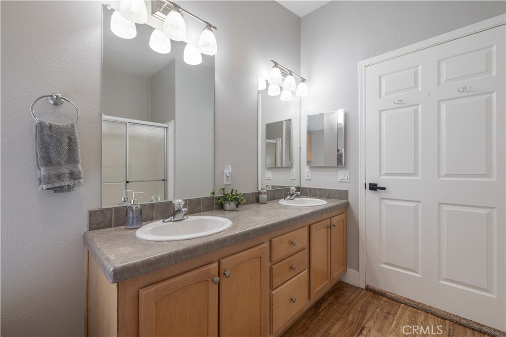 410 Los Angeles Avenue Property Photo 10