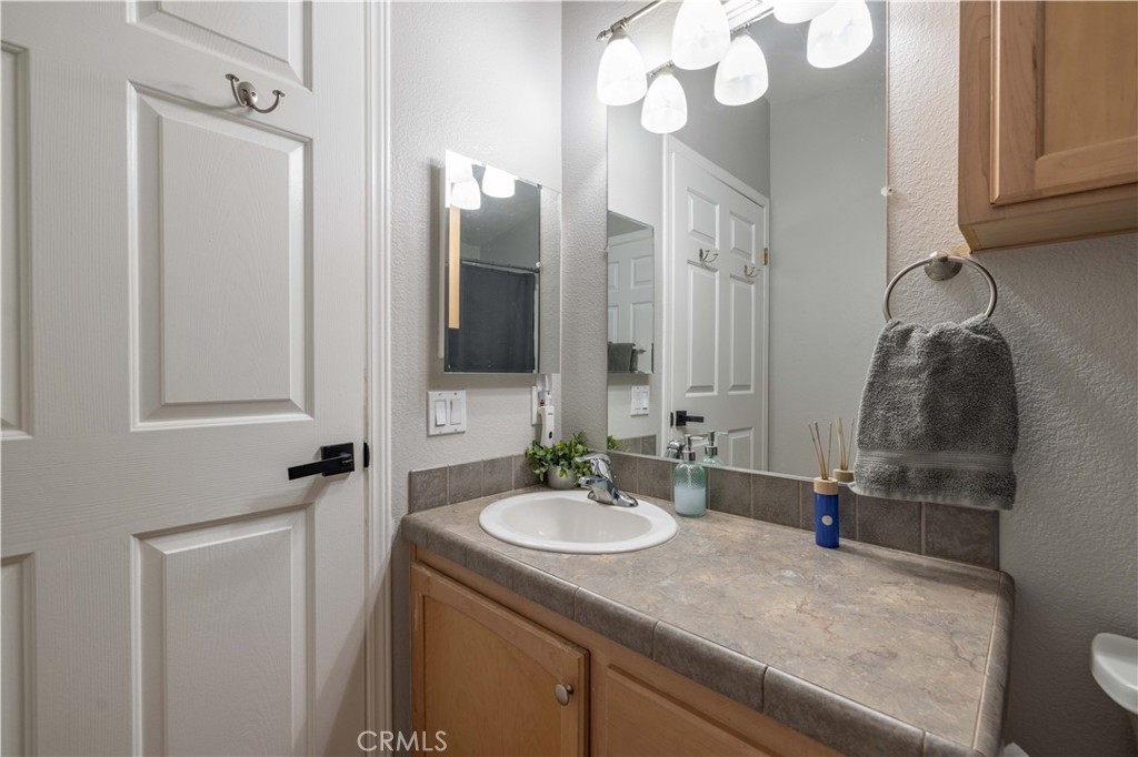 410 Los Angeles Avenue Property Photo 14