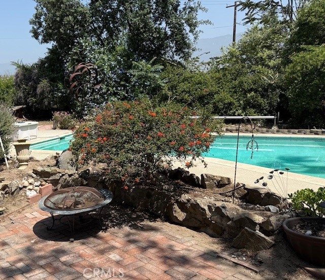 984 E Lynwood Drive Property Photo 2