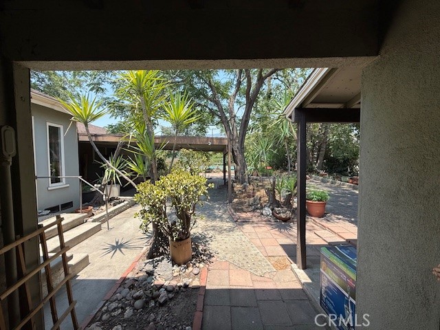 984 E Lynwood Drive Property Photo 3