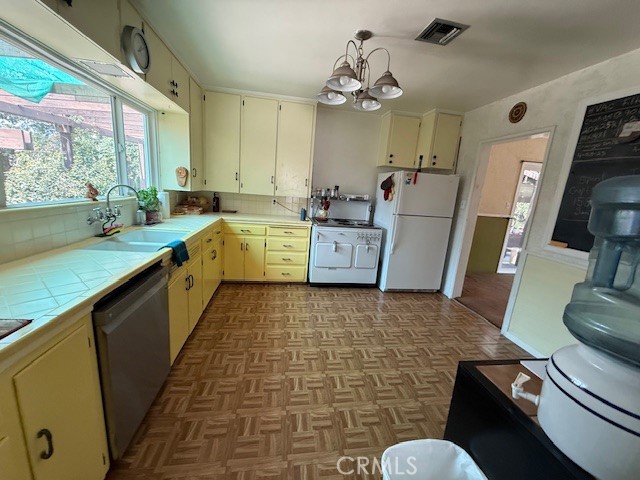 984 E Lynwood Drive Property Photo 12