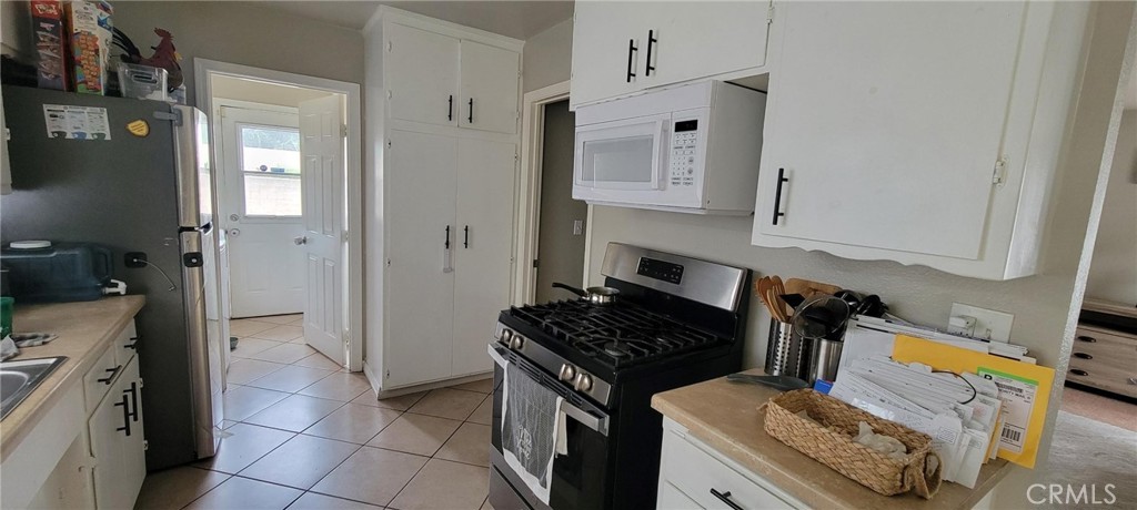 1083 Lorraine Place Property Photo 7