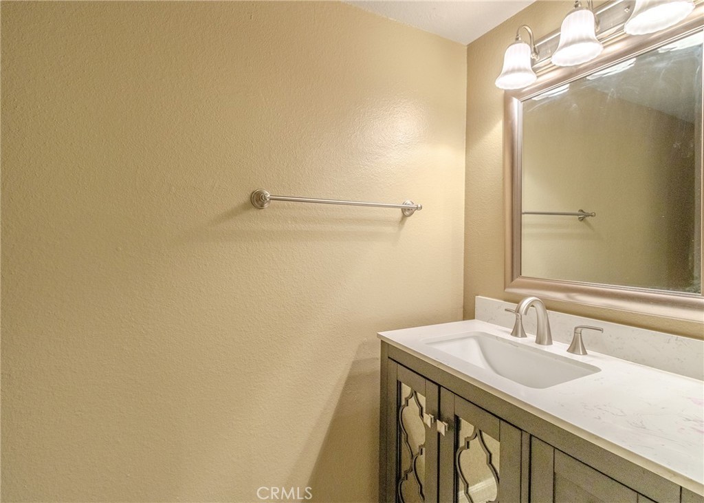 1974 E Lynwood Drive 2b Property Photo 19