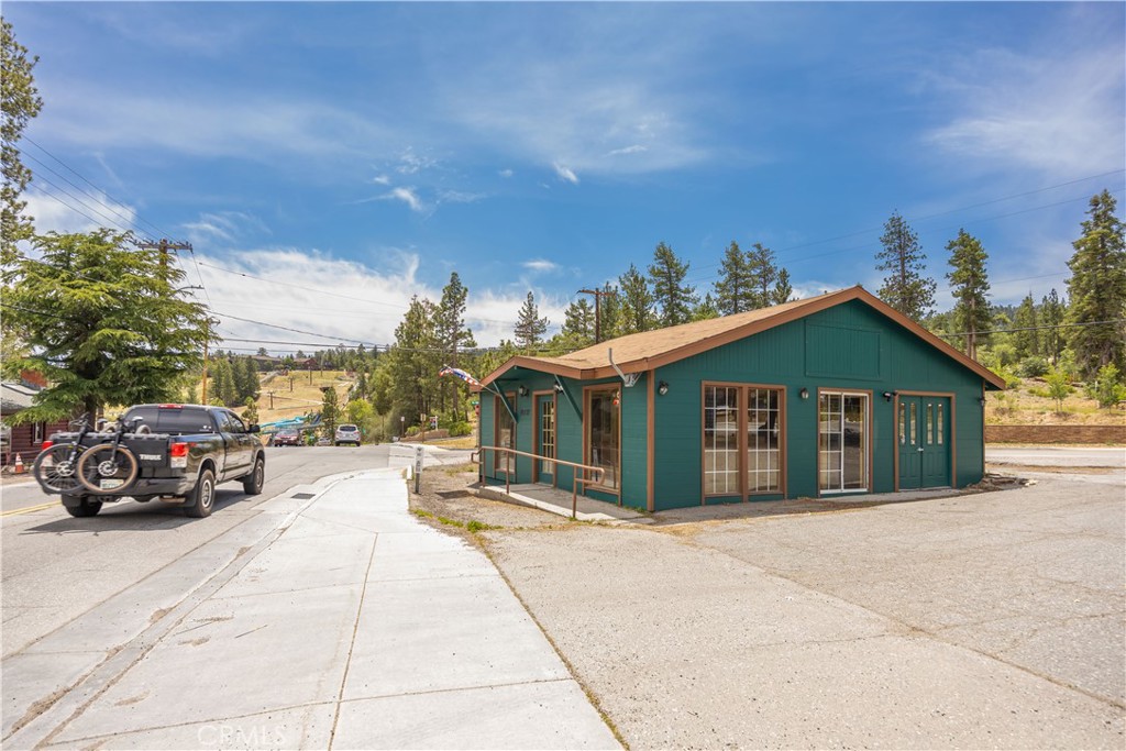 40277 Big Bear Boulevard Property Photo 2