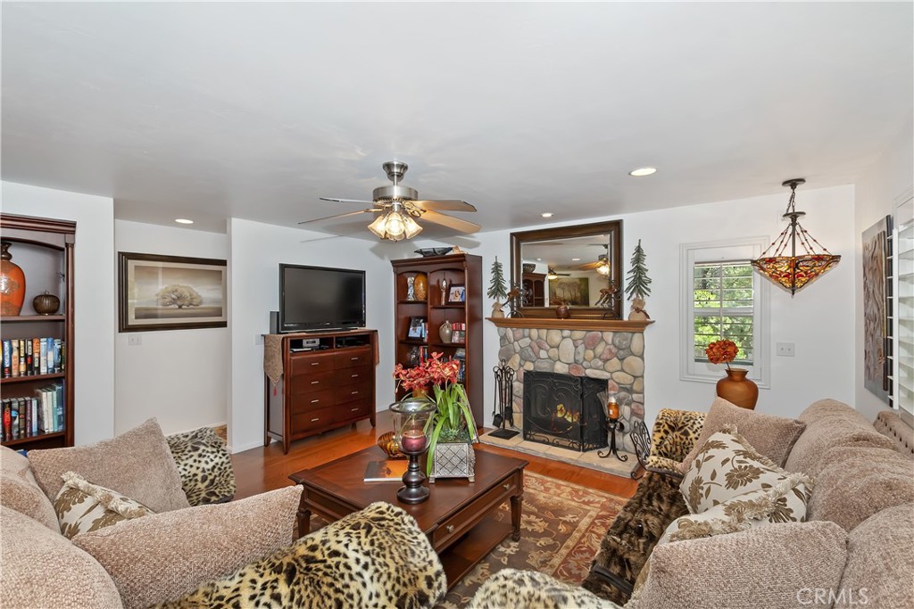 31816 Silver Spruce Drive Property Photo 4