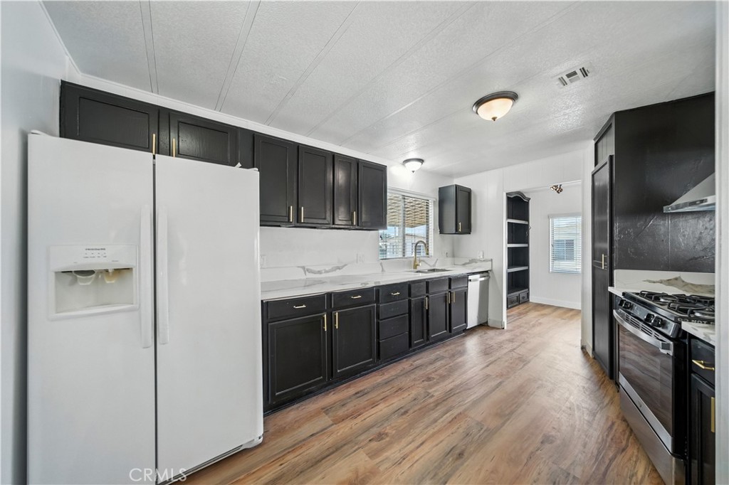 626 N Dearborn 12 Property Photo 21