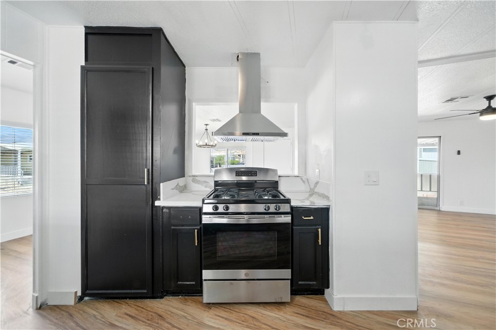 626 N Dearborn 12 Property Photo 25