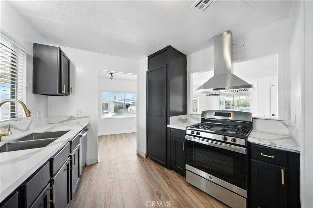 626 N Dearborn 12 Property Photo 28