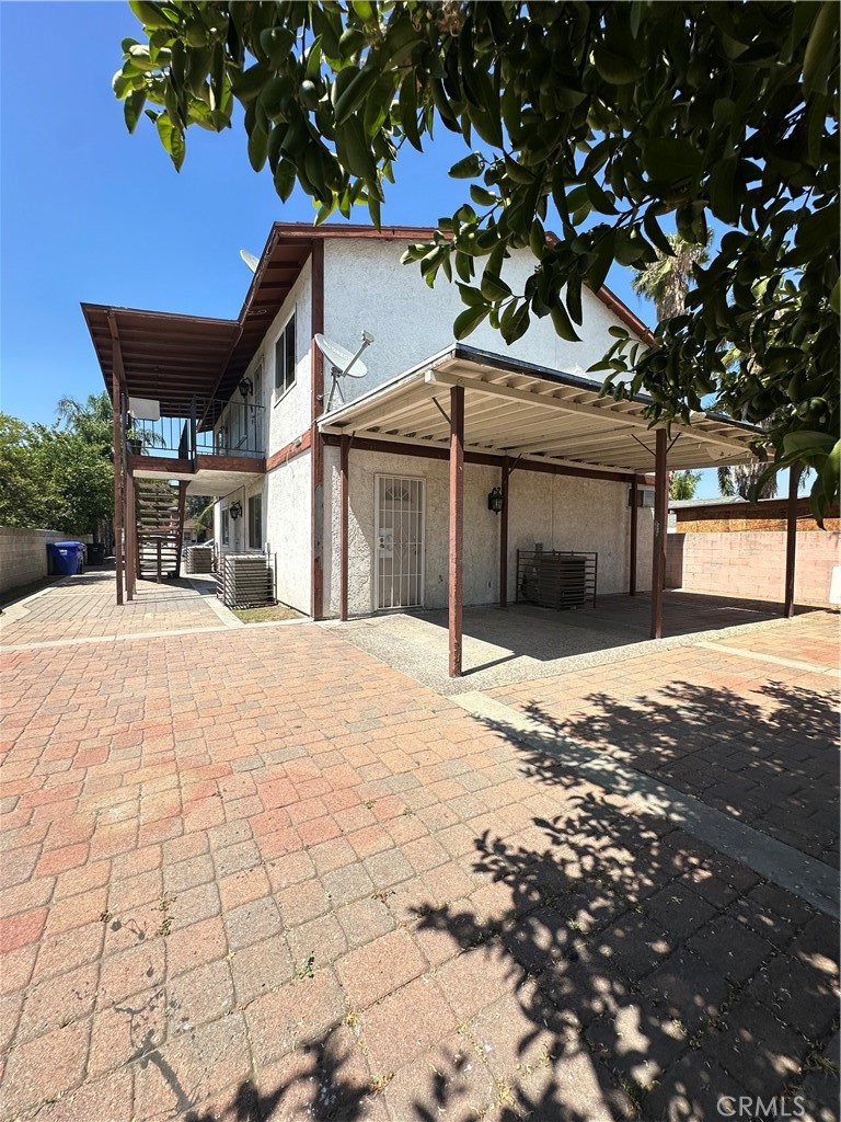 663 W 14th Street Property Photo 4