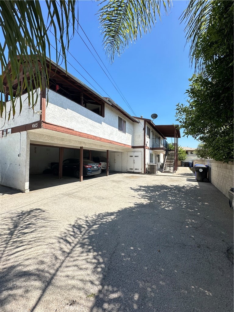 663 W 14th Street Property Photo 5