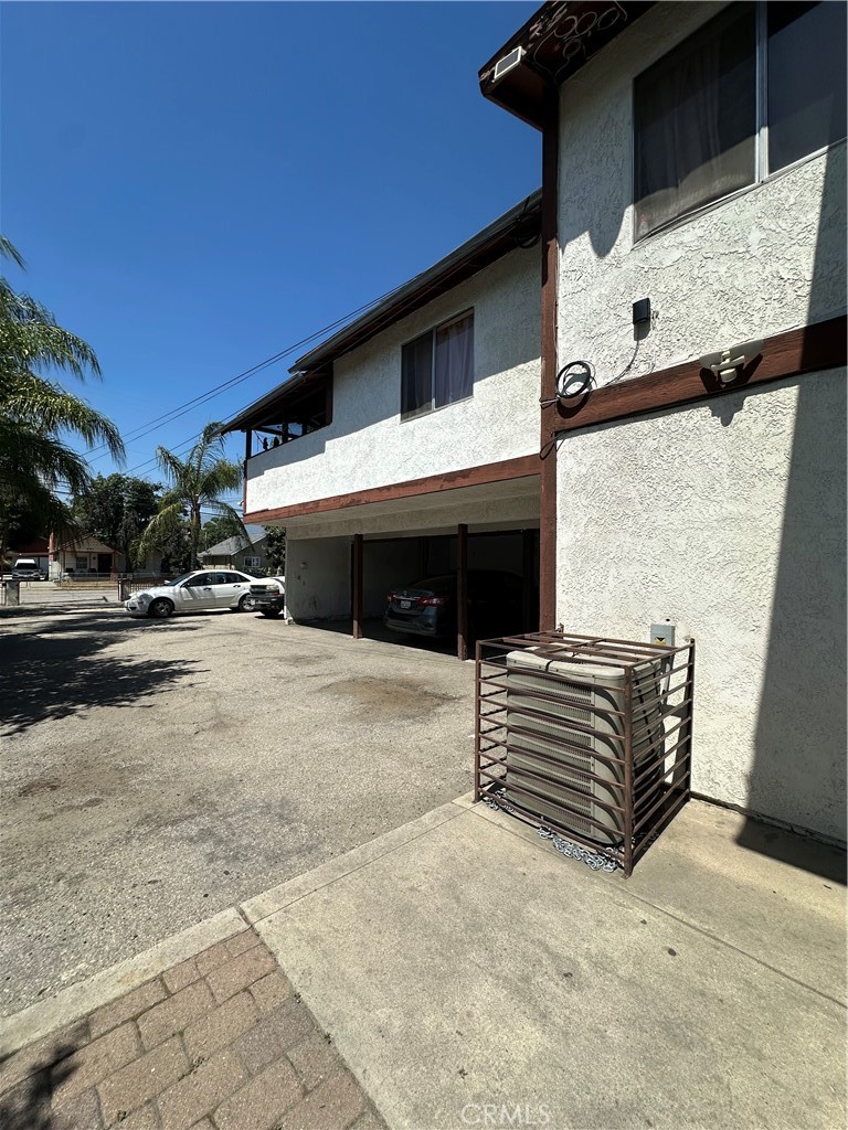 663 W 14th Street Property Photo 9
