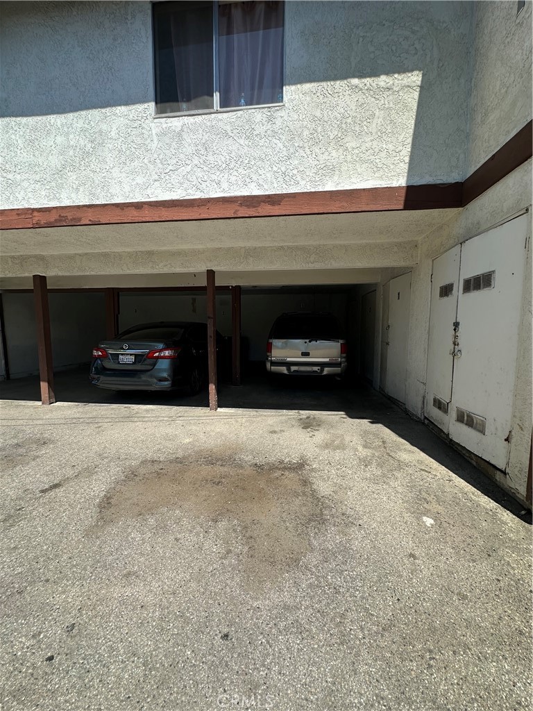 663 W 14th Street Property Photo 10