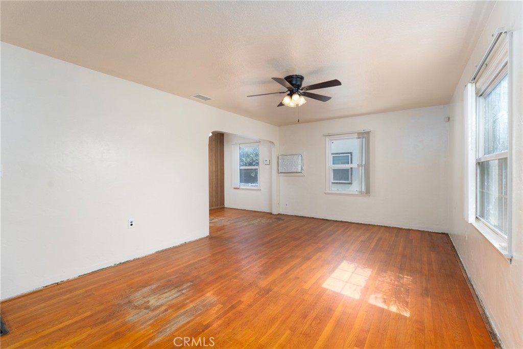 7086 Fairfax Drive Property Photo 4