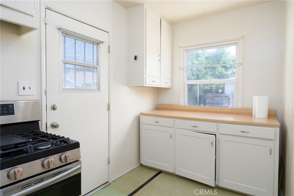 7086 Fairfax Drive Property Photo 10