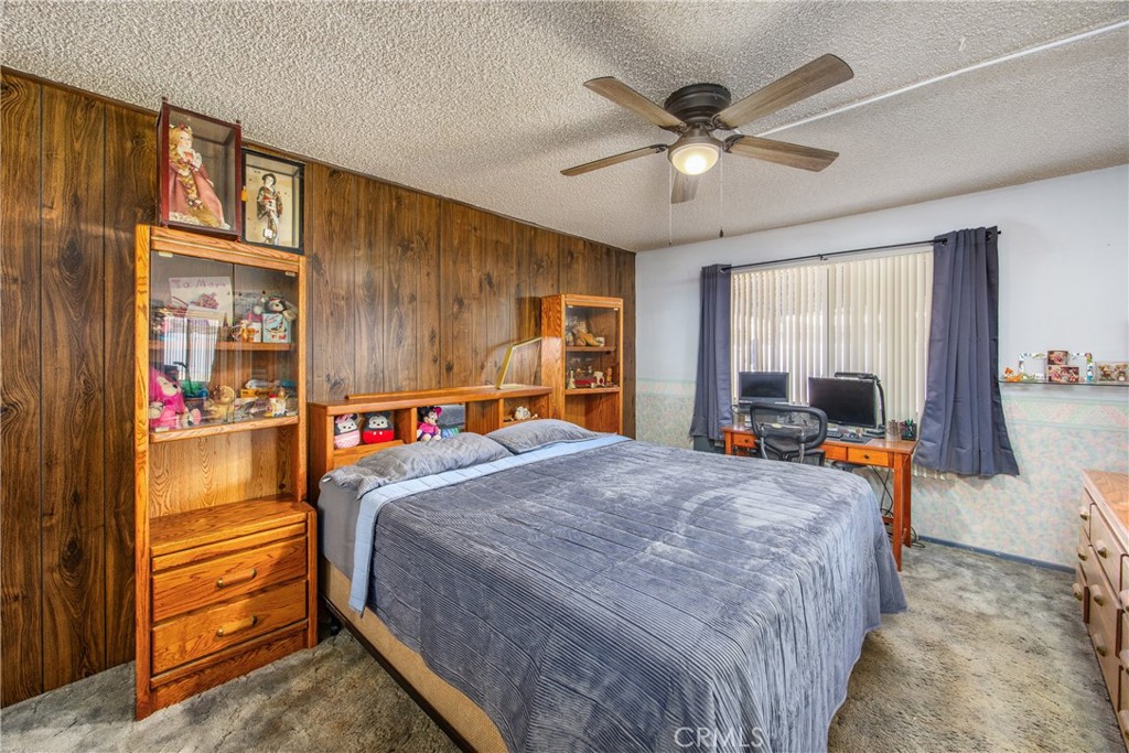 1676 Catalpa Avenue Property Photo 21