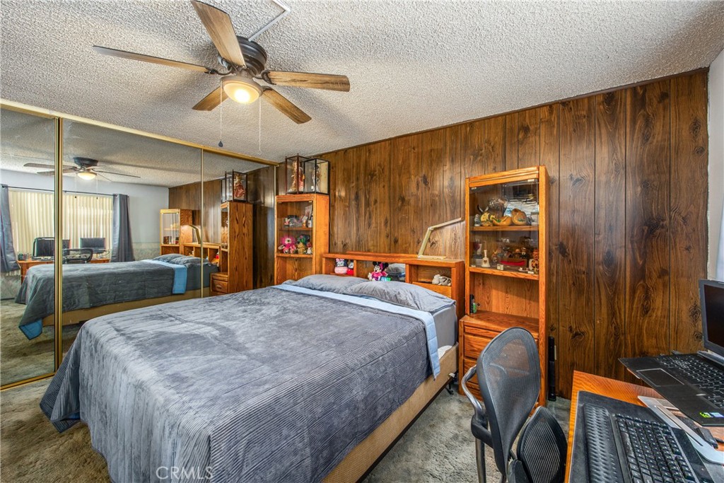 1676 Catalpa Avenue Property Photo 22