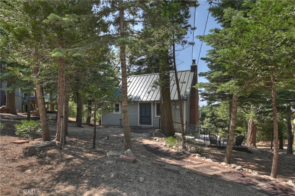 1040 Mile High Road Property Photo 3