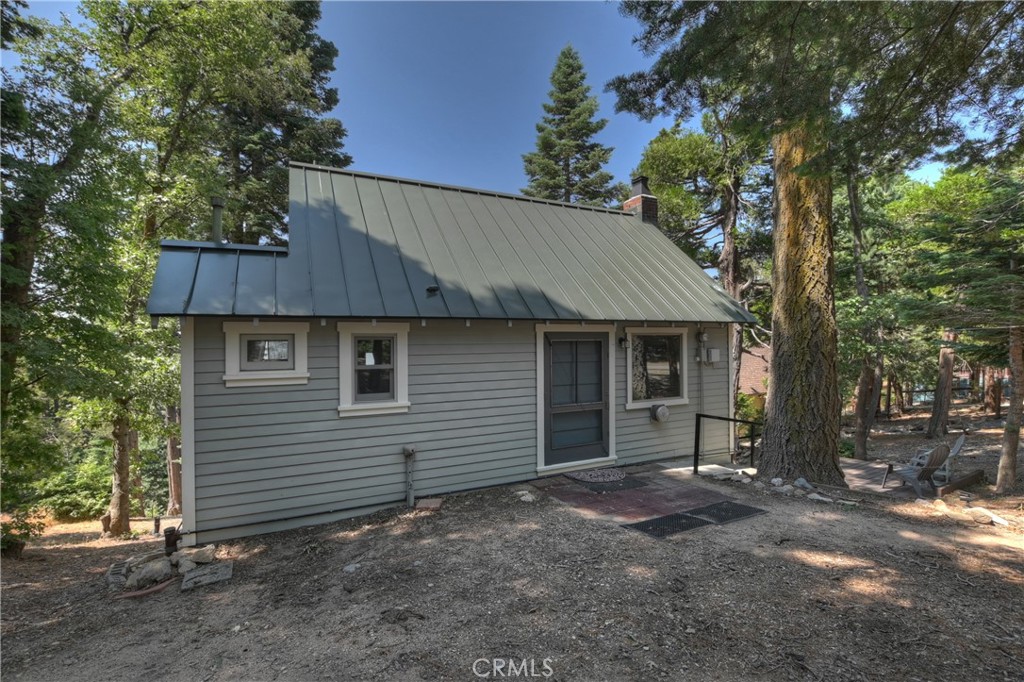 1040 Mile High Road Property Photo 5
