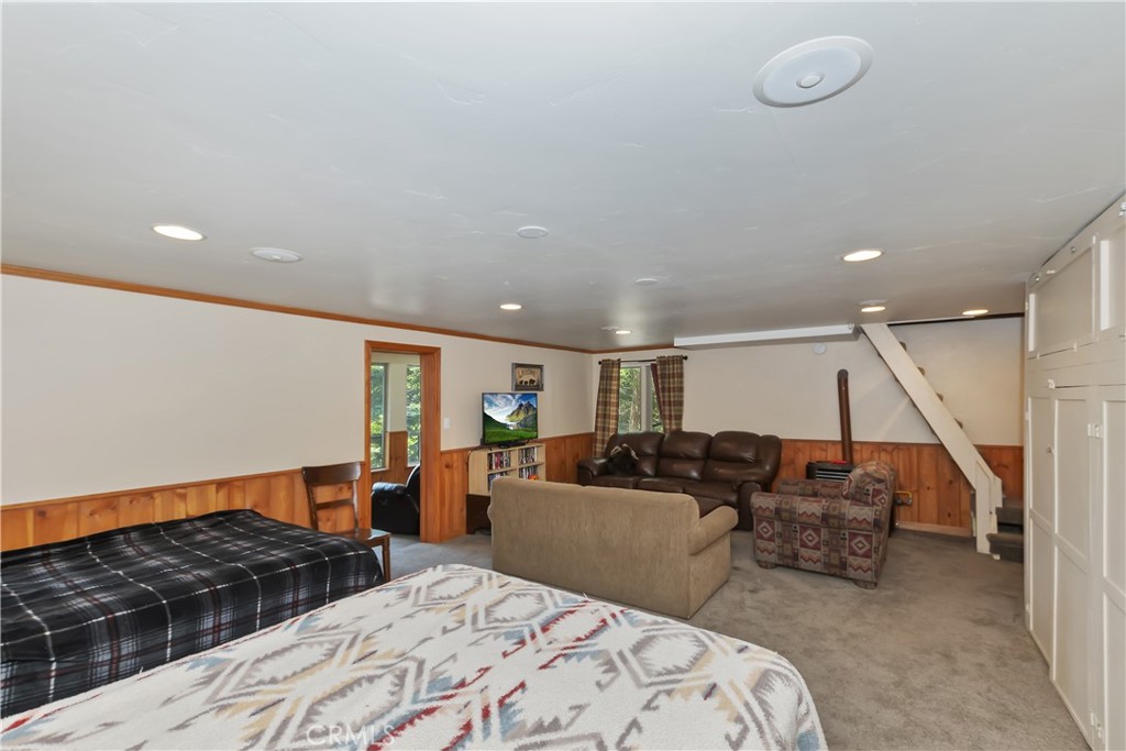 1040 Mile High Road Property Photo 31
