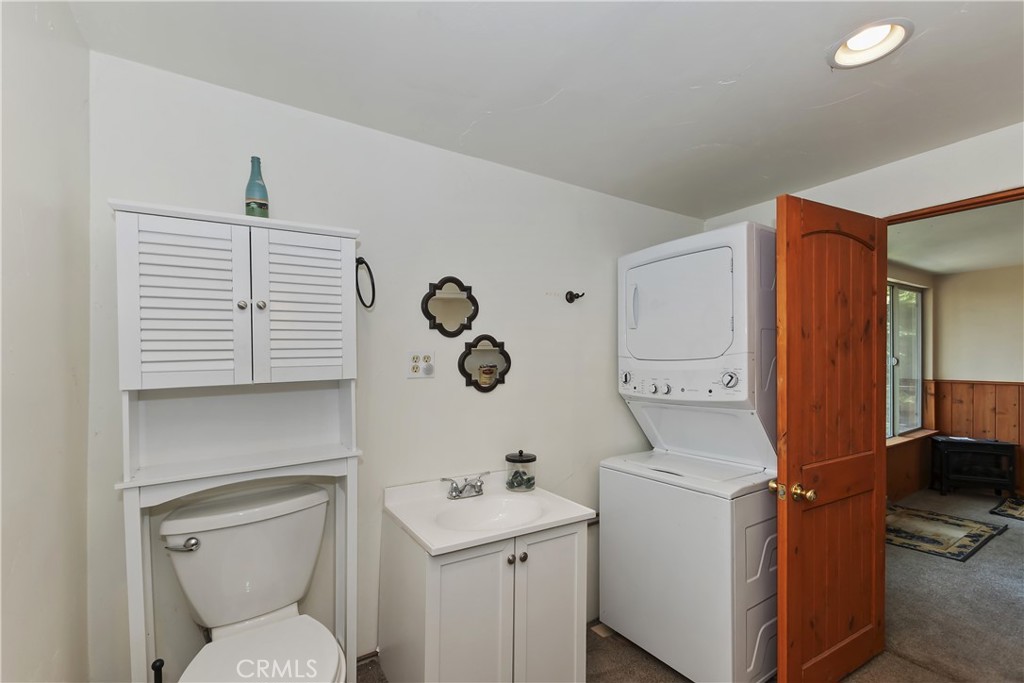 1040 Mile High Road Property Photo 35