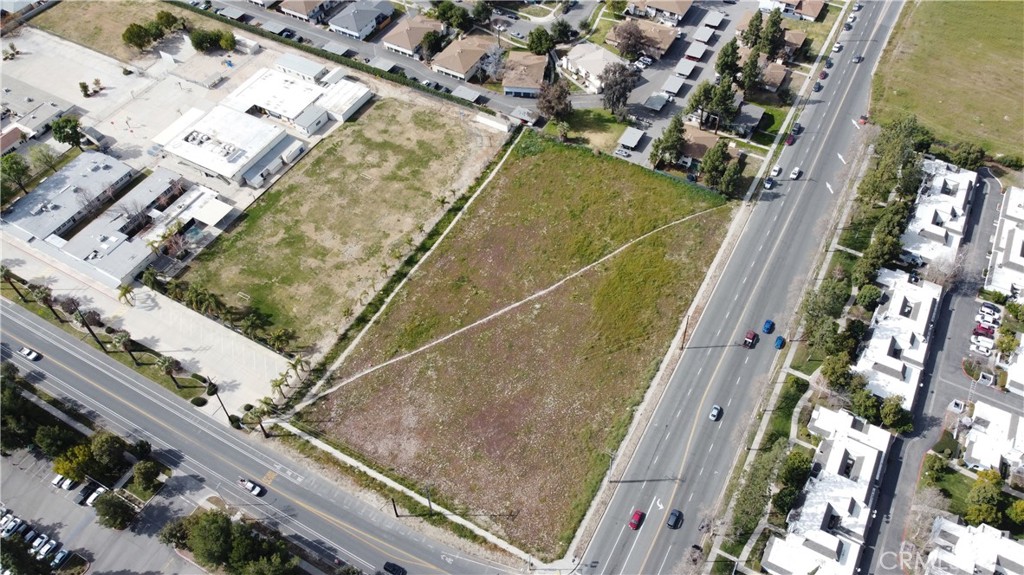 700 Lugonia Property Photo 4