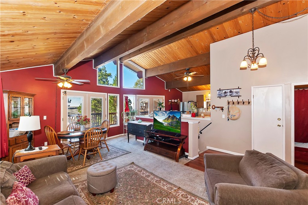 1930 Nob Hill Drive Property Photo 2