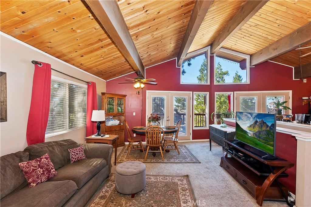 1930 Nob Hill Drive Property Photo 3