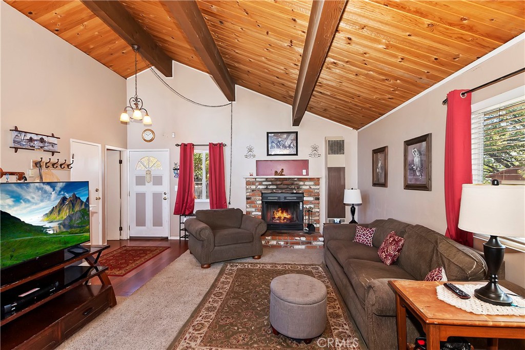 1930 Nob Hill Drive Property Photo 6
