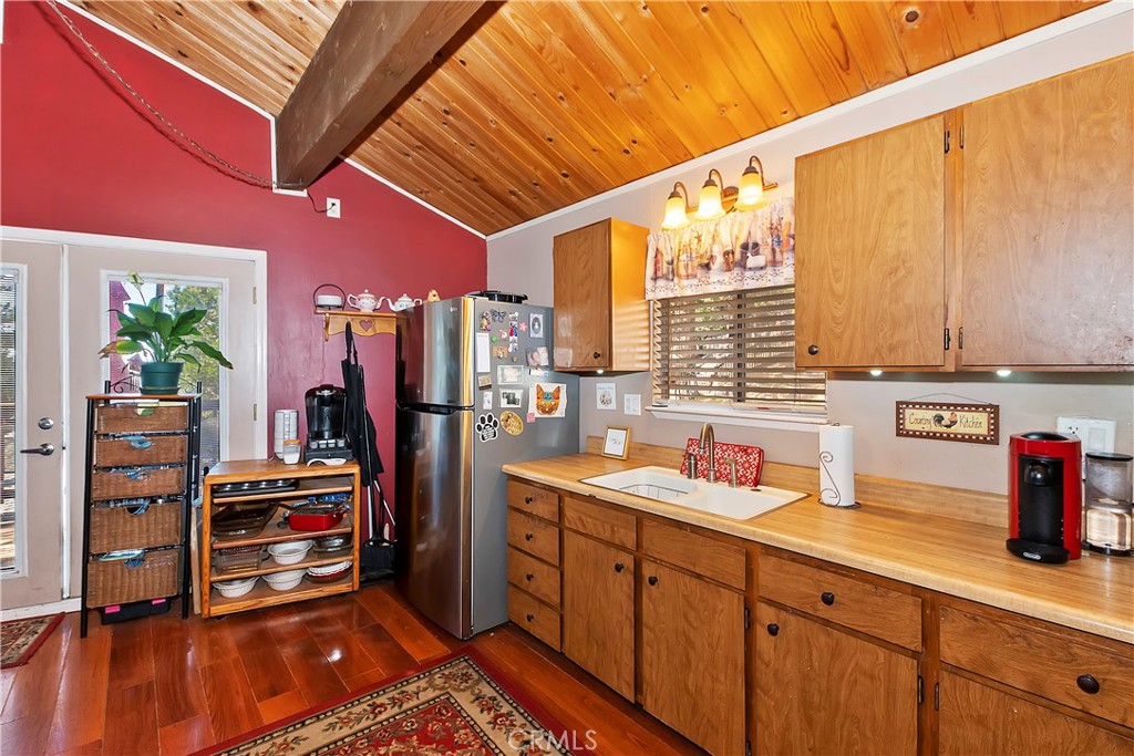 1930 Nob Hill Drive Property Photo 9