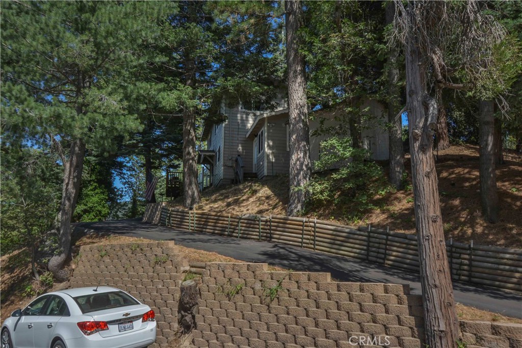 24507 Geneva Drive Property Photo 25